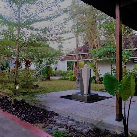 Hotel Minak Jinggo Бануванги Екстериор снимка