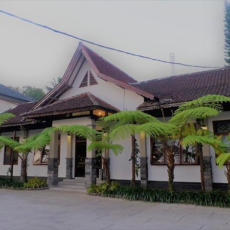 Hotel Minak Jinggo Бануванги Екстериор снимка