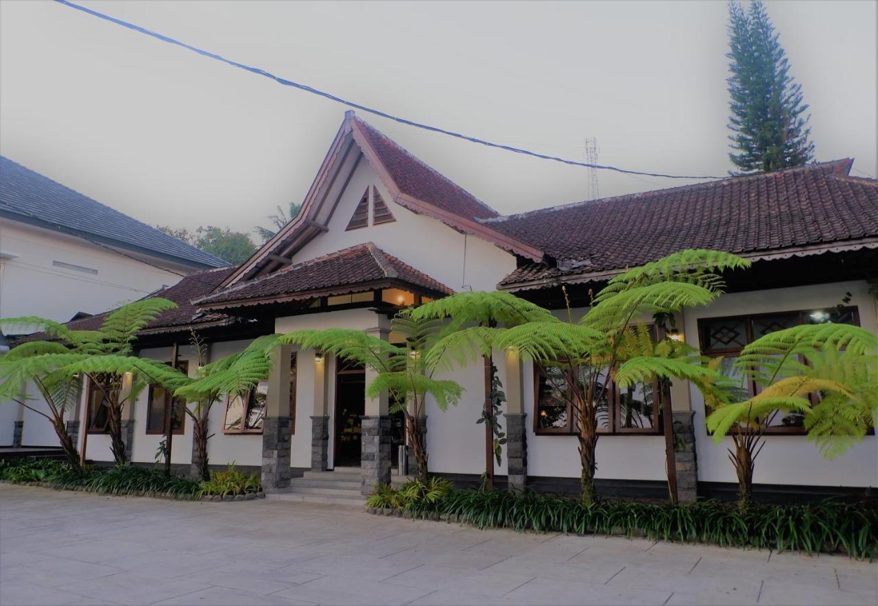 Hotel Minak Jinggo Бануванги Екстериор снимка